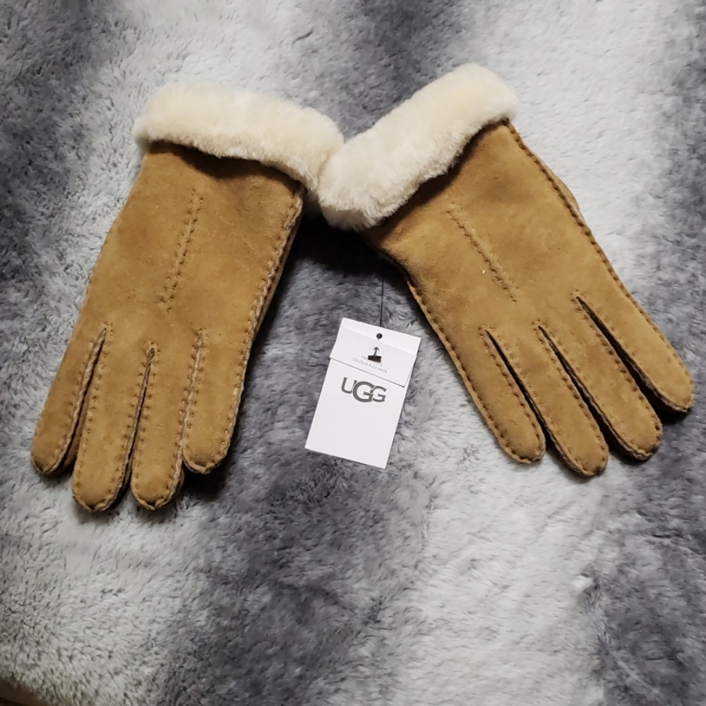 NWT UGG Gloves